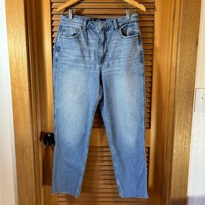 Hollister Women’s Straight Leg Jeans

Size 11

W-30
L-27